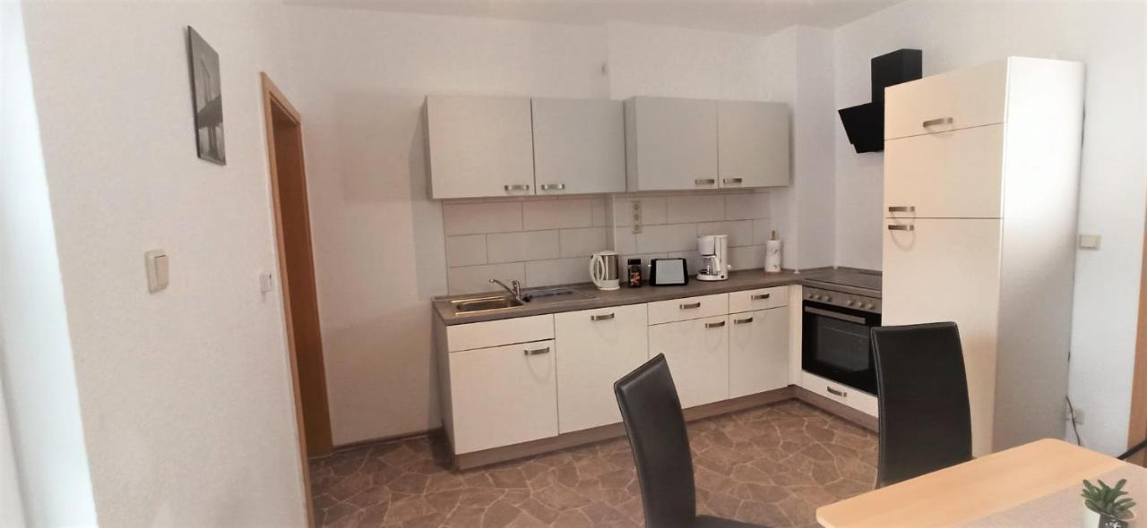 Apartment Fuer Bis Zu 7 Personen Mit Balkon Halberstadt Exterior foto