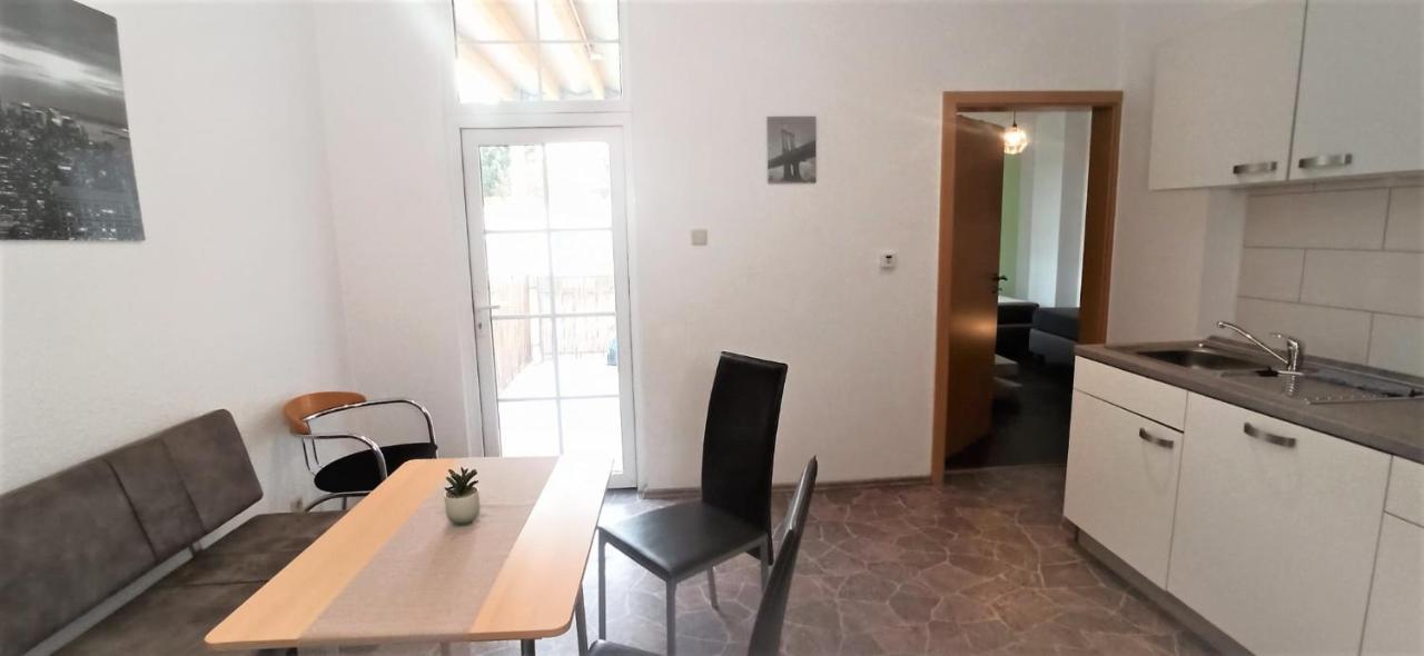 Apartment Fuer Bis Zu 7 Personen Mit Balkon Halberstadt Exterior foto